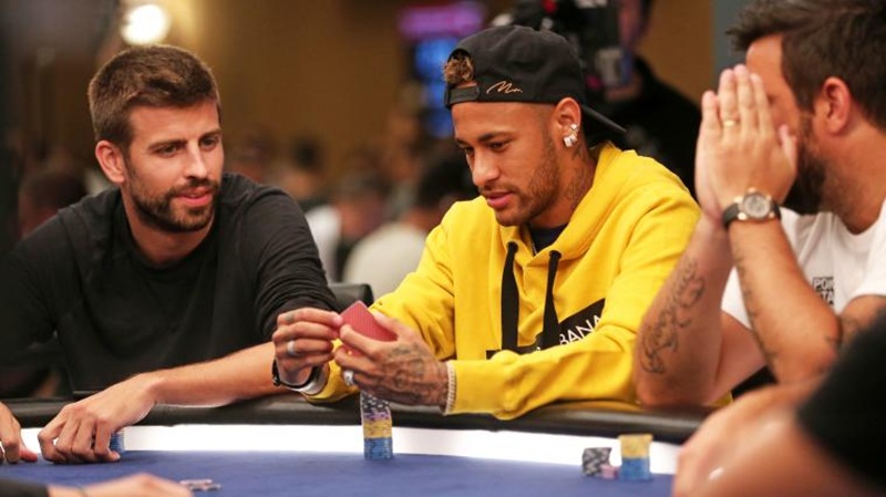 neymar 玩扑克牌